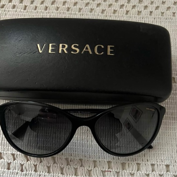 Versace Elegant Black Sunglasses - Picture 2 of 3